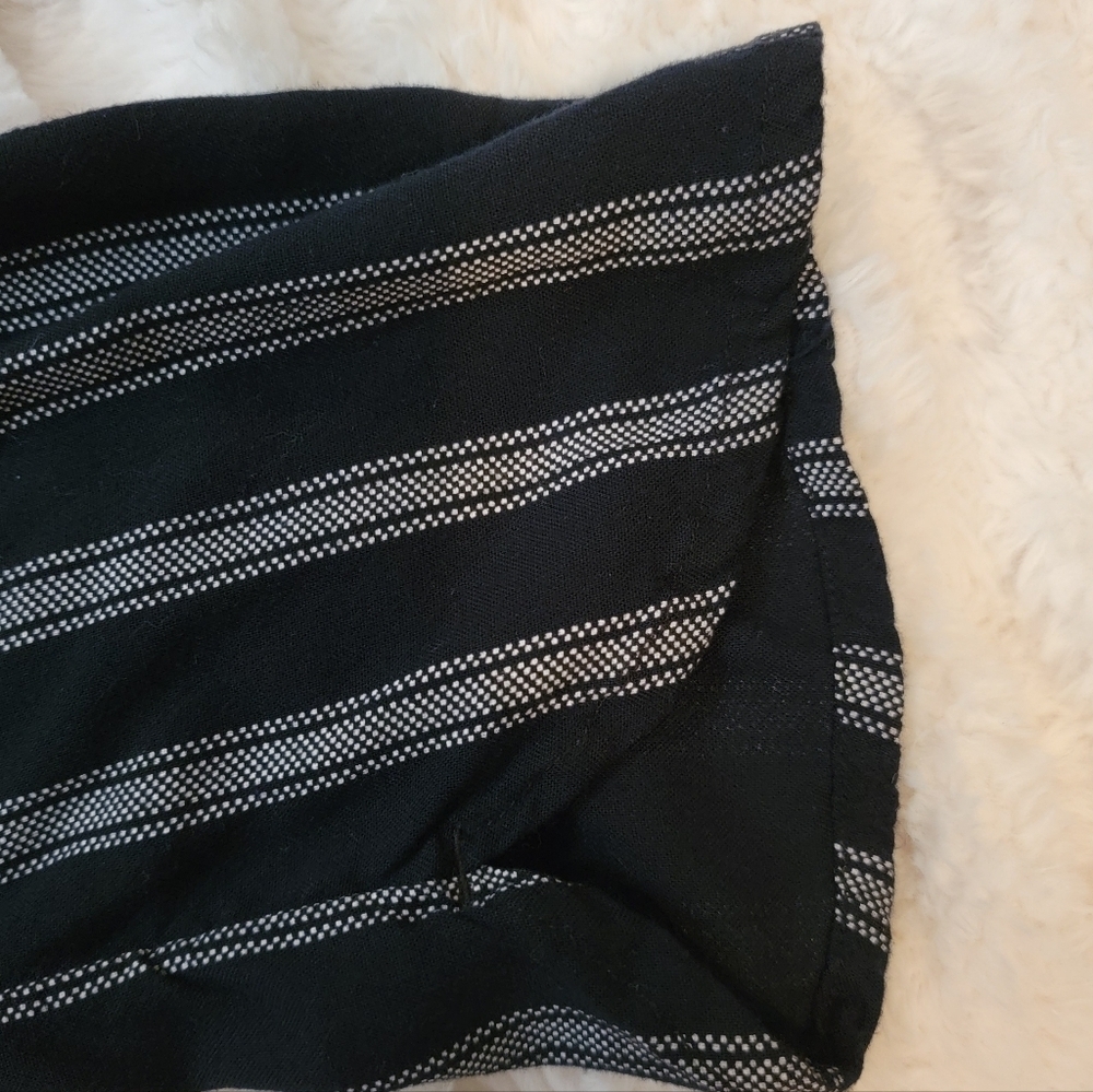 American Eagle Black & Grey Striped Pants - Picture 3 of 7